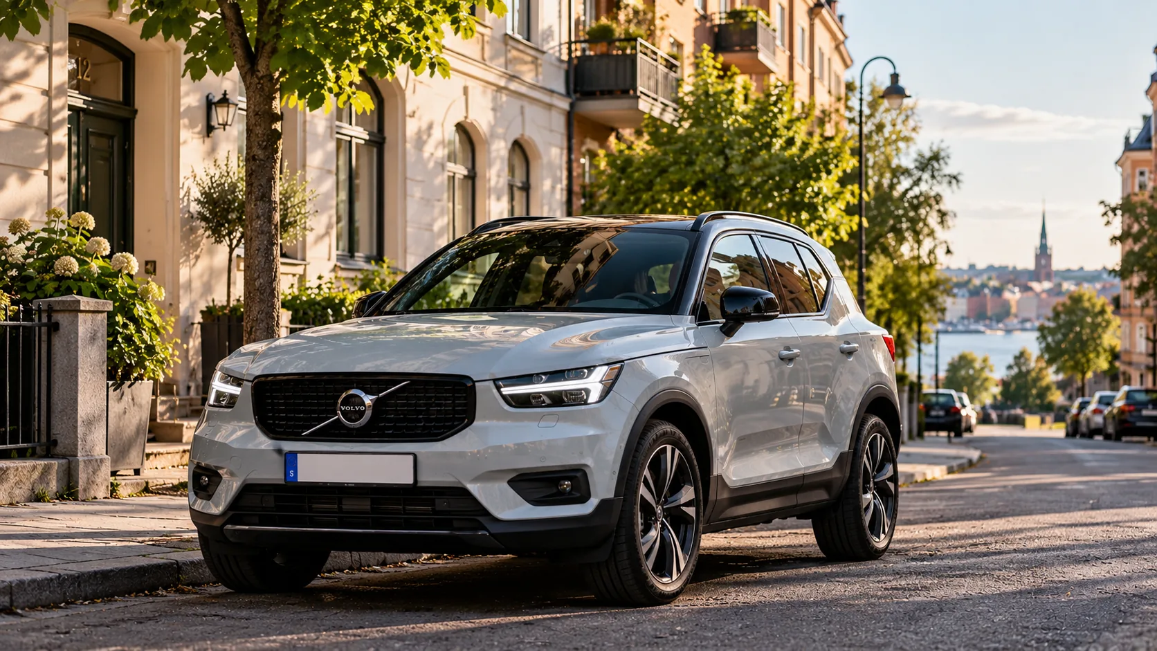 Volvo XC40 parkerad på en svensk gata